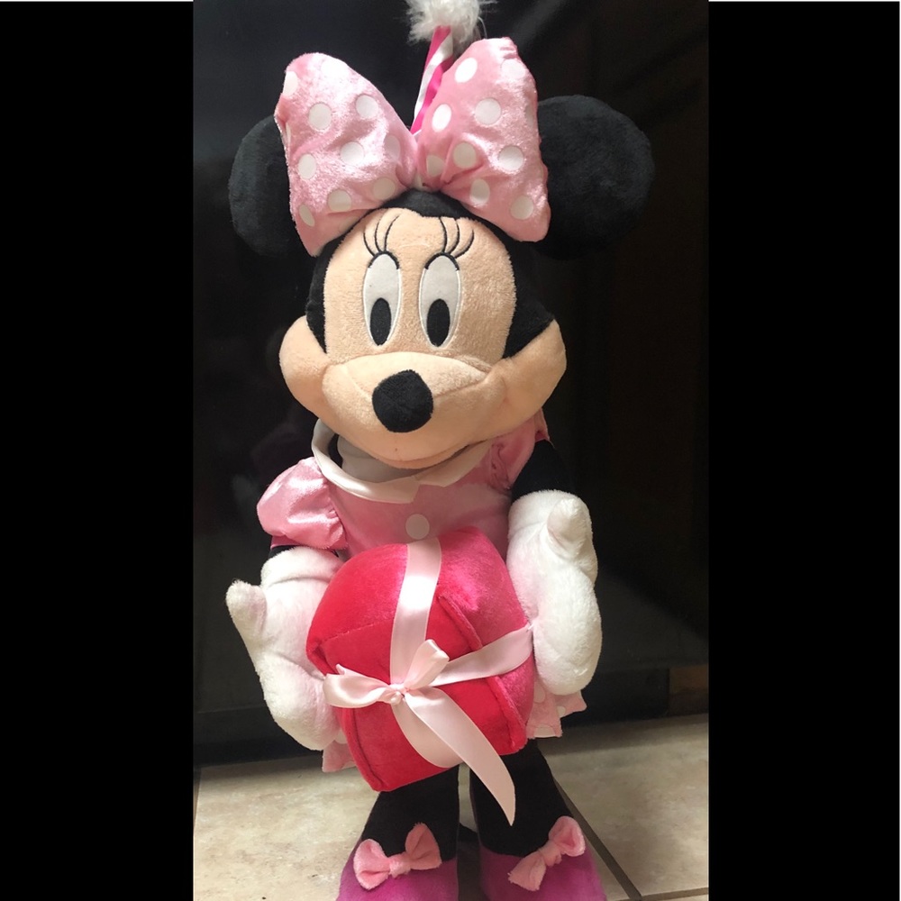 Stand-alone B-day Minnie Mouse from Disney